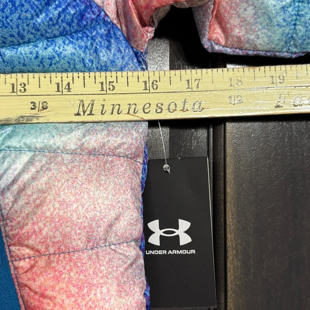Under Armour NWT Girls Puffer Jacket‎ - Size YM